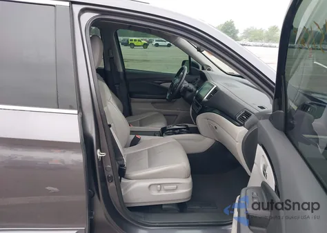2017 Honda Pilot Elite z USA, uszkodzony, nr VIN 5FNYF6H06HB020680